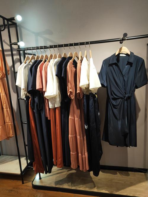 定兴朵以·鑫迪2号客服的美篇 若邻服饰——贴心相伴，品质生活